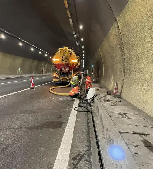 宁化隧道排水渠清淤